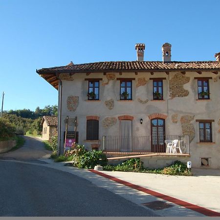 Agriturismo 'D Raine Villa Montelupo Albese Екстериор снимка